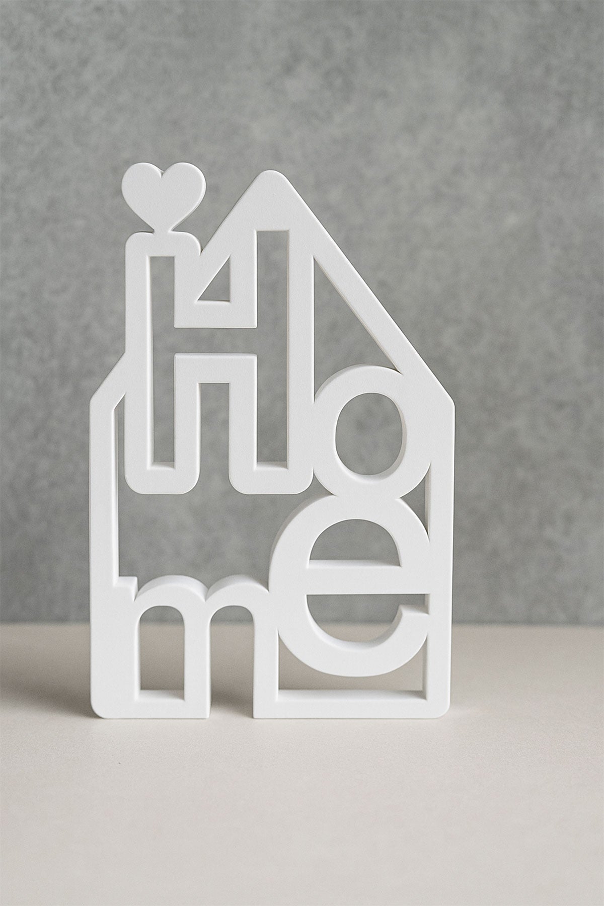 Home Temalı Dekoratif Figür – Kalpli Çatı Tasarımı