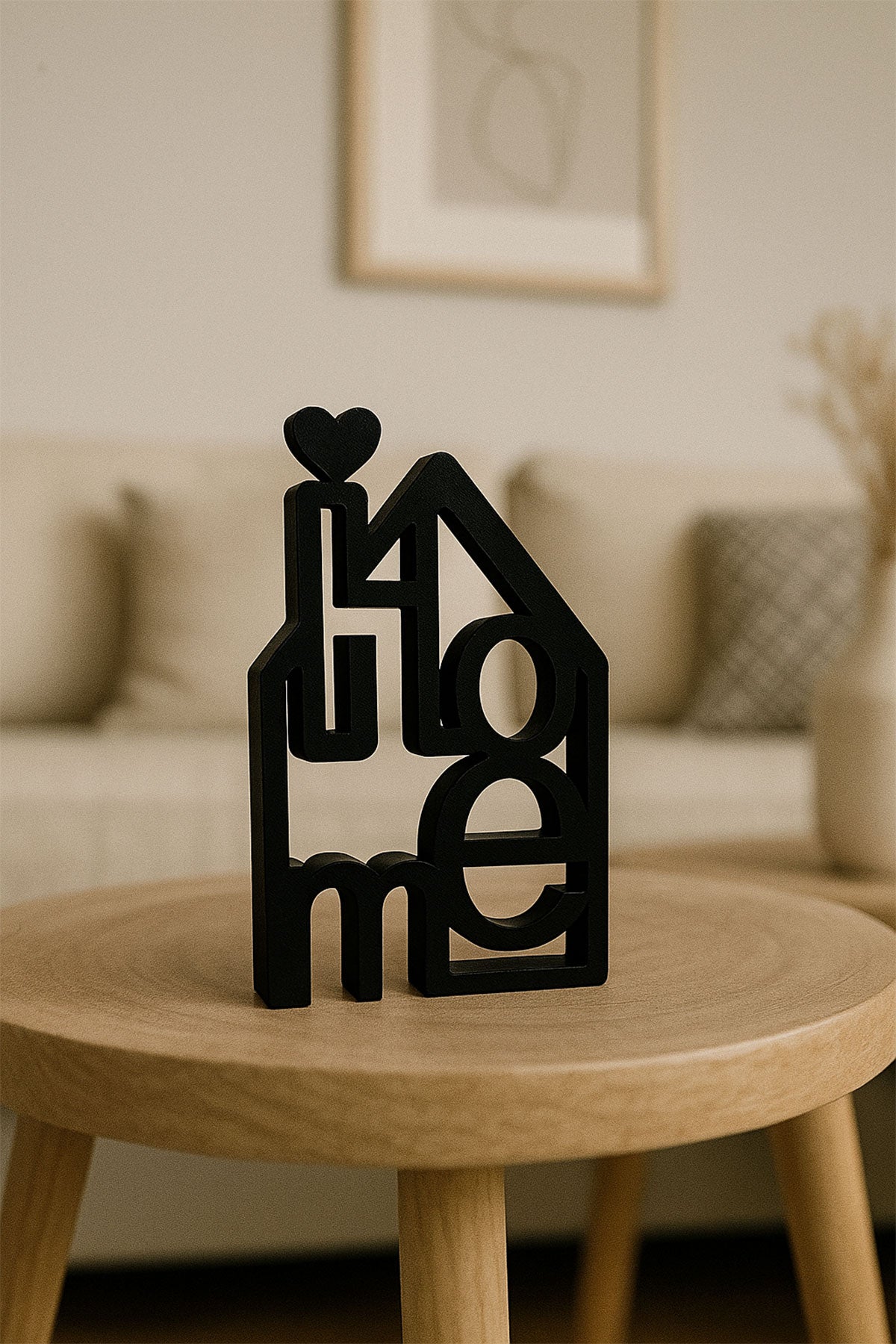 Home Temalı Dekoratif Figür – Kalpli Çatı Tasarımı