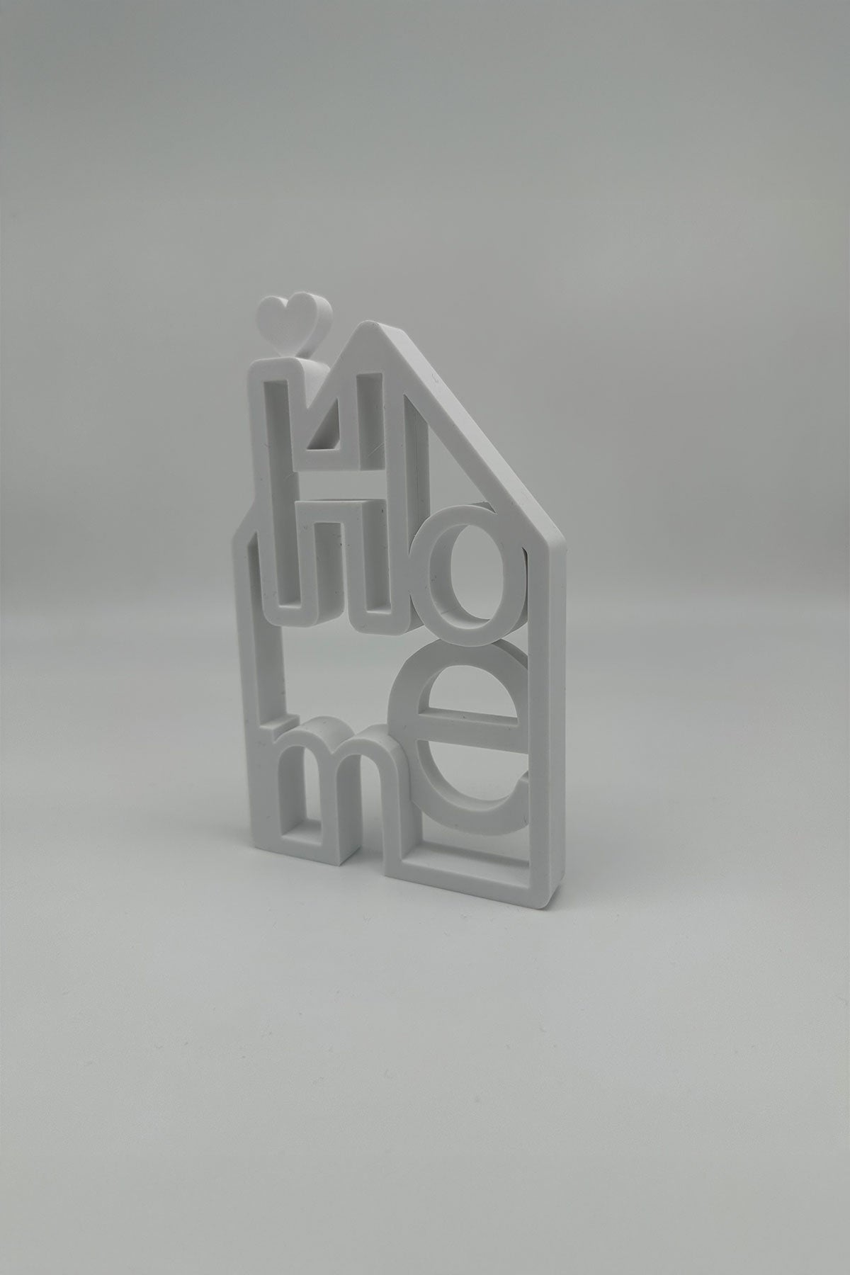 Home Temalı Dekoratif Figür – Kalpli Çatı Tasarımı