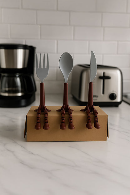 Çatal Kaşık Bıçak Seti – Oturan Figürlü Dekoratif Tasarım (3'lü Set)