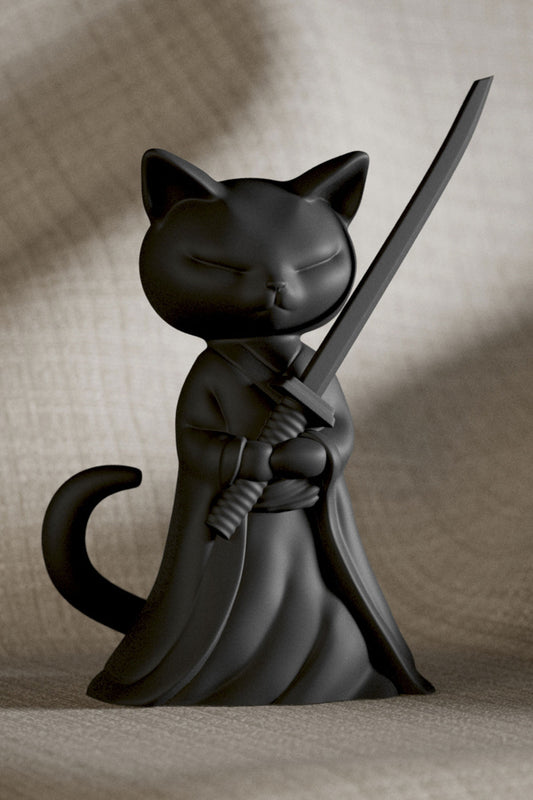 Siyah Samuray Kedi Figürü – Katana Taşıyan Dekoratif Obje