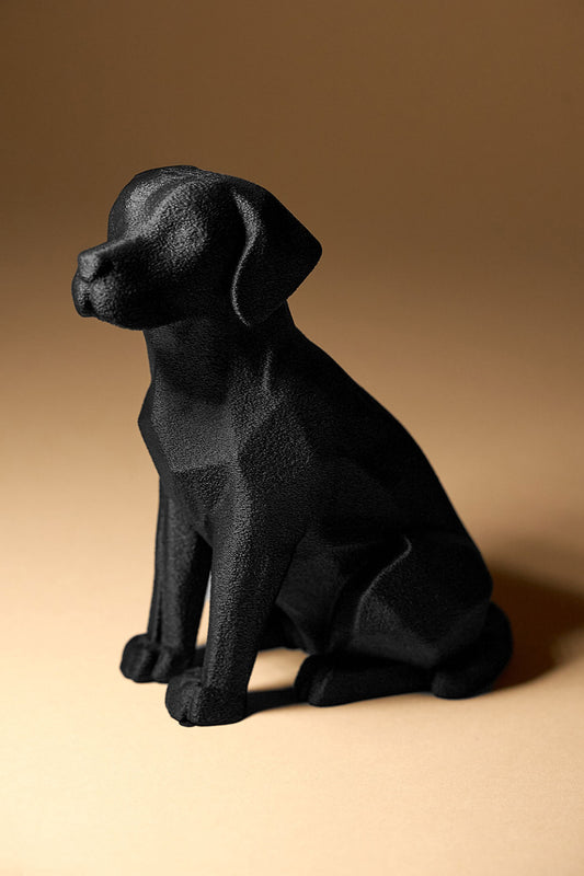 Siyah Labrador Dekoratif Obje – Modern Minimal Köpek Figürü